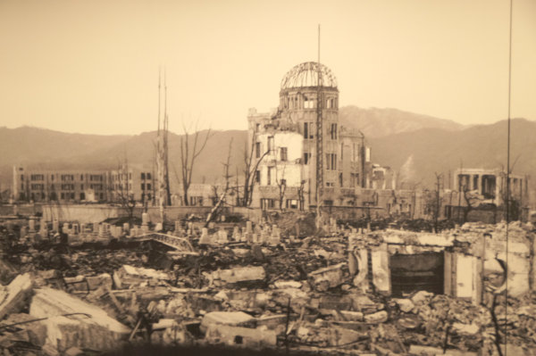 原爆が落とされた直後の広島市内
